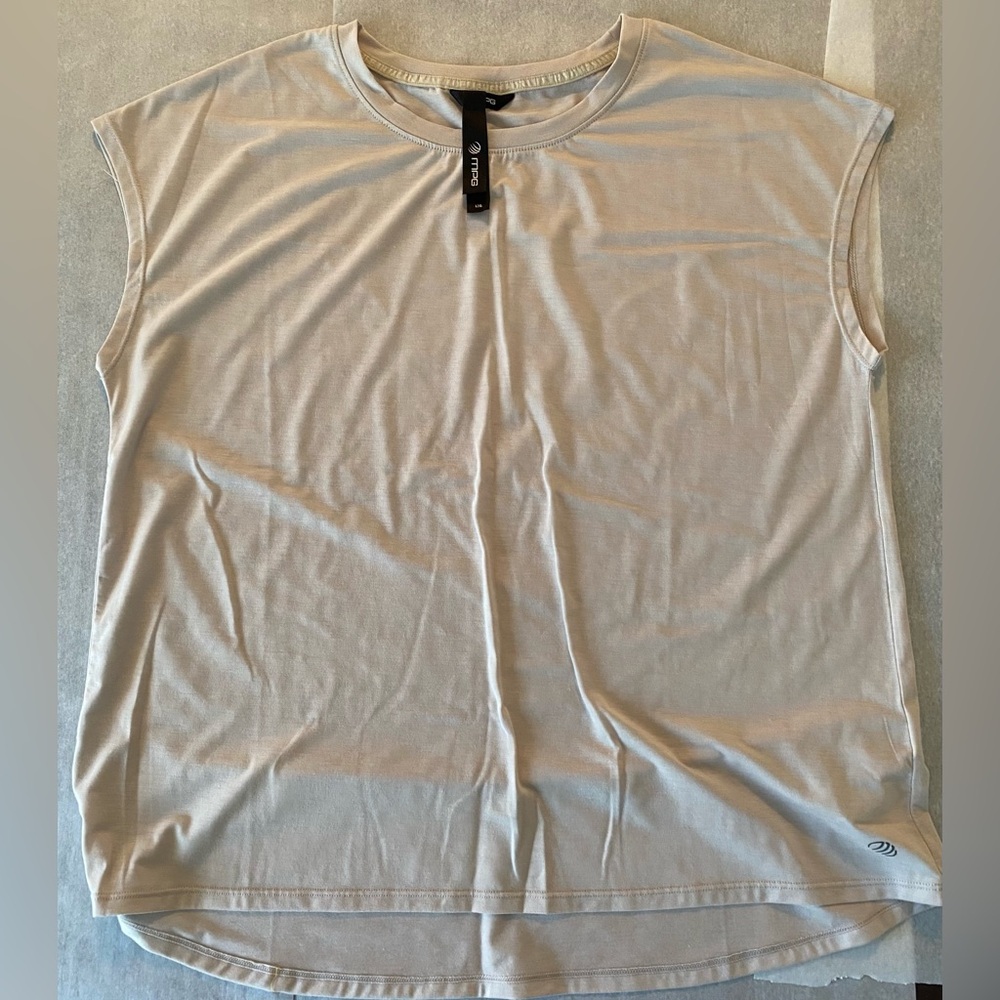 MPG, large, gray tee shirt